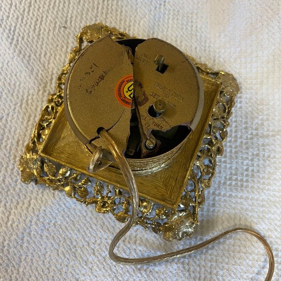 Matson Electric Clock, Ormolu Roses, non-working - Picture 4 of 5